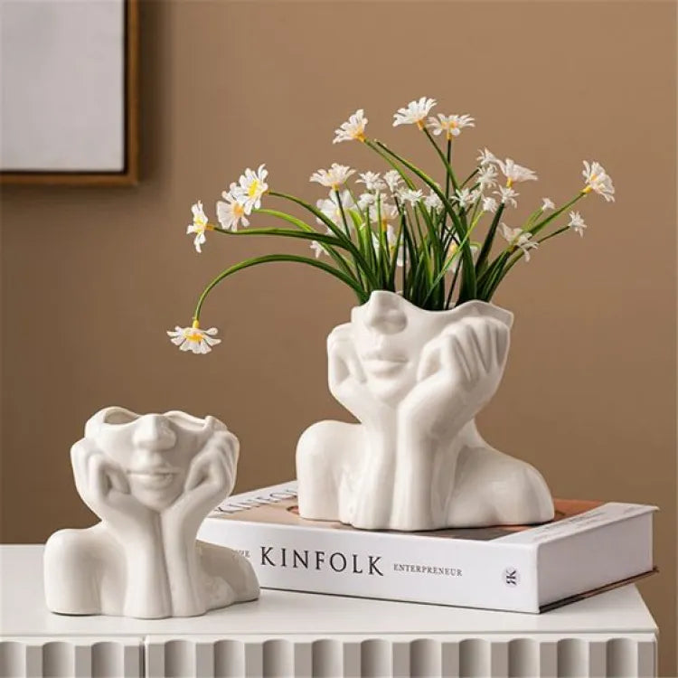 Elegant Ceramic Vase – A Versatile Centerpiece for Any Room