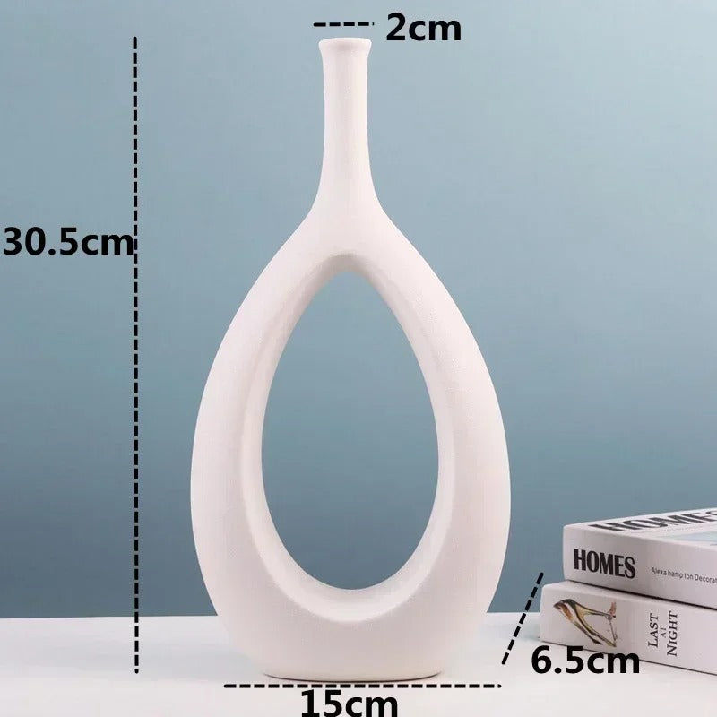 Elegant Ceramic Vase – A Versatile Centerpiece for Any Room